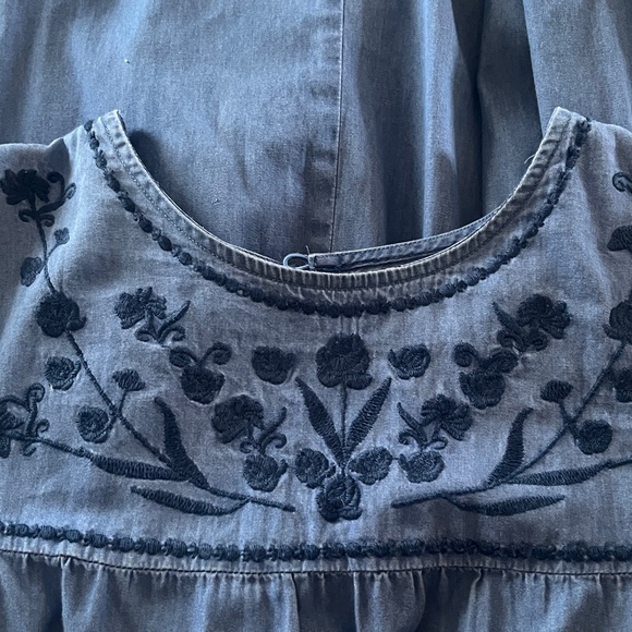 Old Navy Blue Chambray Made in India Embroidery Knee Length Dress Size Med. EUC - Picture 6 of 6